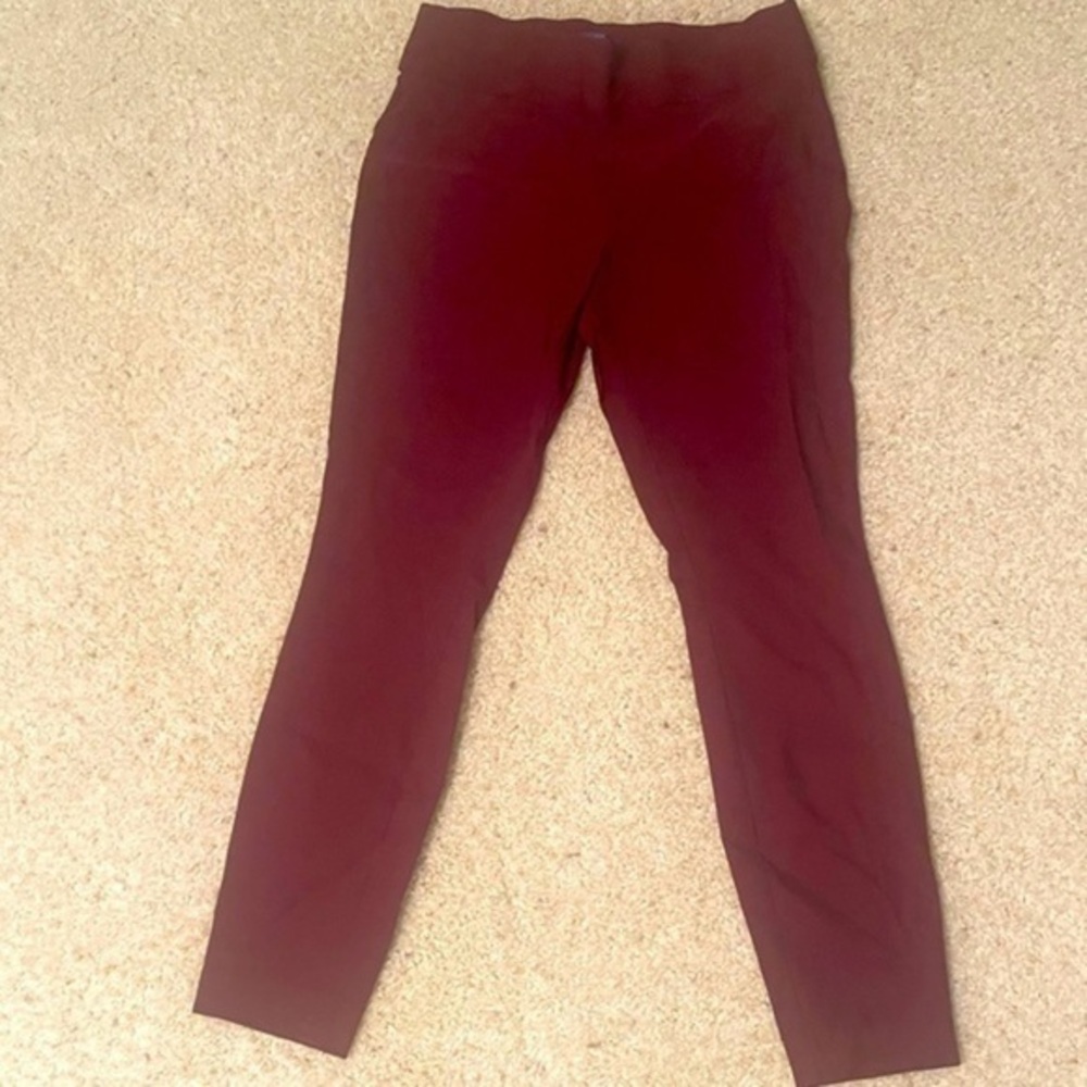 Maroon dress pants. NWOT 6S